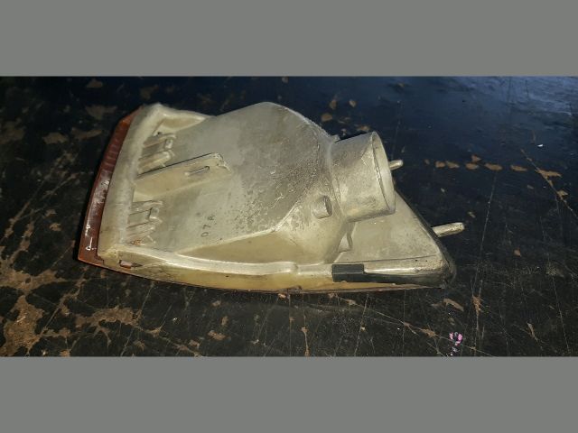 bontott MITSUBISHI GALANT Jobb első Irányjelző