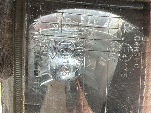 bontott MITSUBISHI GALANT Jobb Fényszóró