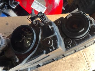 bontott MITSUBISHI GALANT Jobb Fényszóró