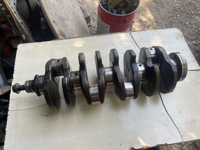 bontott MITSUBISHI GRANDIS Főtengely (Magában)