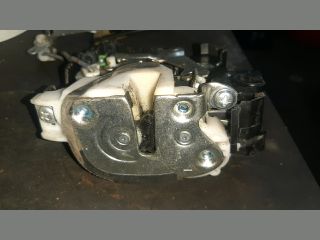 bontott MITSUBISHI GRANDIS Bal első Ajtózár