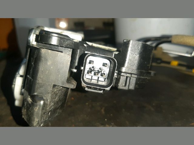 bontott MITSUBISHI GRANDIS Bal első Ajtózár