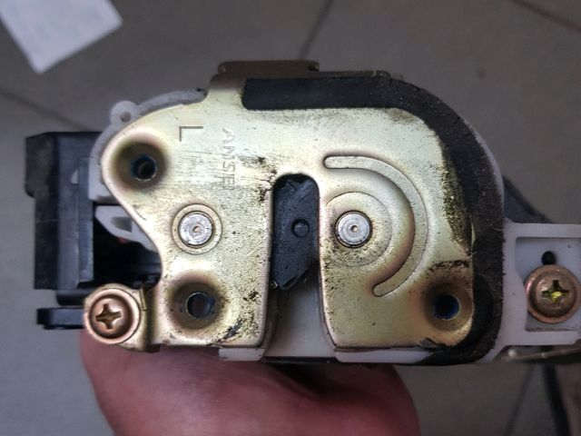 bontott MITSUBISHI GRANDIS Bal első Központizár Motor