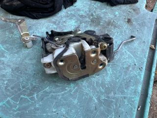 bontott MITSUBISHI GRANDIS Bal első Központizár Motor