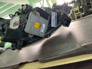 bontott MITSUBISHI GRANDIS Bal Fényszóró