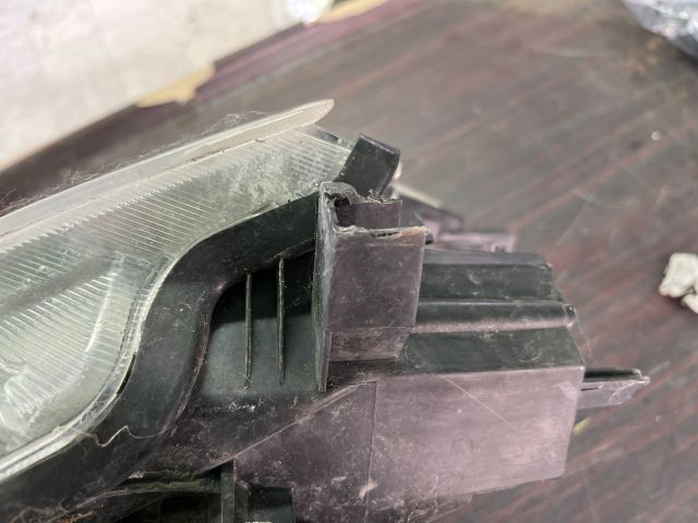 bontott MITSUBISHI GRANDIS Bal Fényszóró