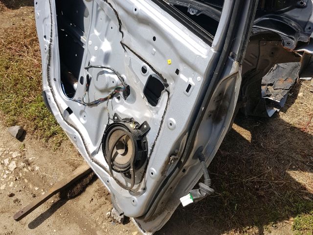 bontott MITSUBISHI GRANDIS Bal hátsó Ajtó (Üres lemez)