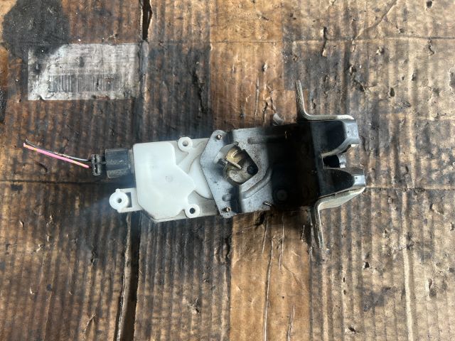 bontott MITSUBISHI GRANDIS Csomagtérajtó Zárszerkezet