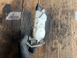 bontott MITSUBISHI GRANDIS Csomagtérajtó Zárszerkezet