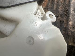 bontott MITSUBISHI GRANDIS Csomagtérajtó Zárszerkezet