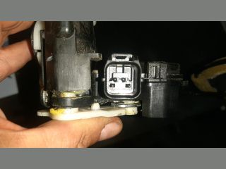 bontott MITSUBISHI GRANDIS Jobb hátsó Ajtózár