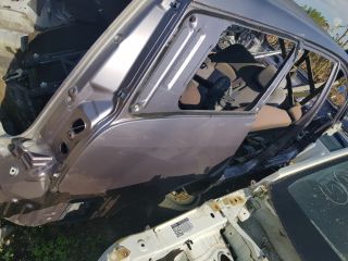 bontott MITSUBISHI GRANDIS Jobb hátsó Negyed Karosszéria Csomag