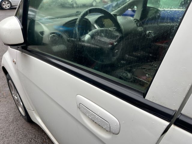 bontott MITSUBISHI i-MIEV Bal első Ajtó Díszléc