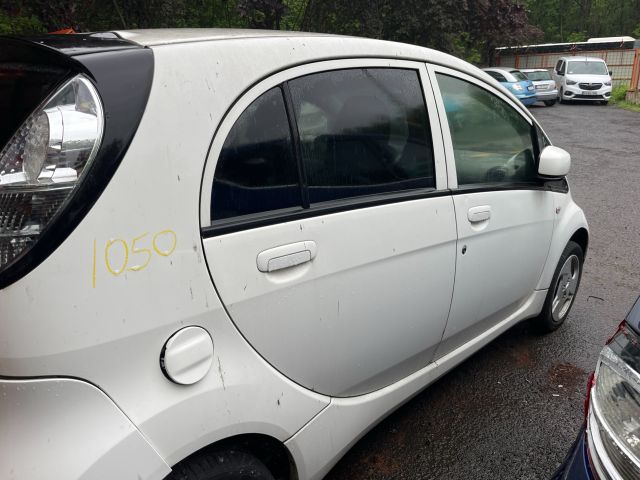 bontott MITSUBISHI i-MIEV Jobb első Ajtó Díszléc