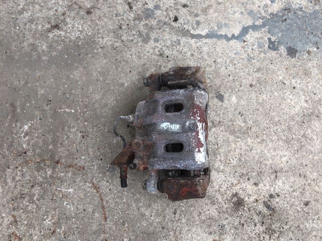 bontott MITSUBISHI L 200 Bal első Féknyereg Munkahengerrel