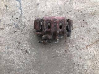 bontott MITSUBISHI L 200 Jobb első Féknyereg Munkahengerrel