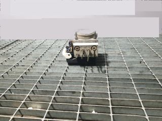 bontott MITSUBISHI L 200 ABS Kocka