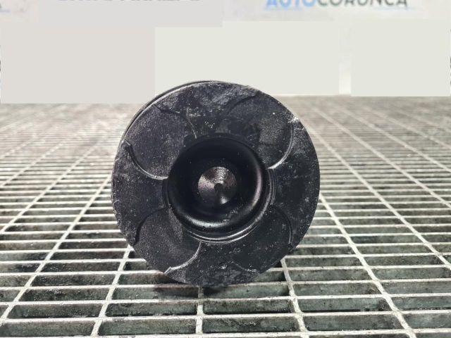 bontott MITSUBISHI L 200 Dugattyú