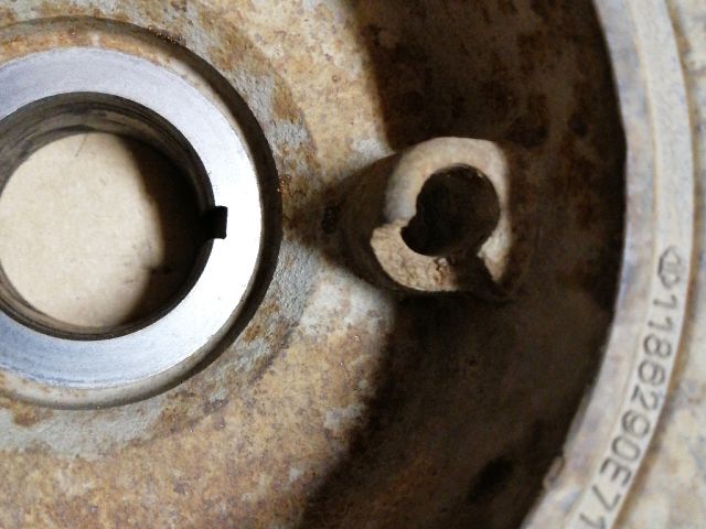 bontott MITSUBISHI L 200 Főtengely Szíjtárcsa