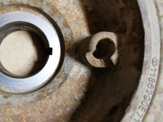 bontott MITSUBISHI L 200 Főtengely Szíjtárcsa