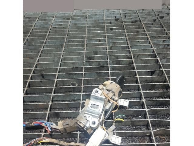 bontott MITSUBISHI L 200 Gyújtáskapcsoló