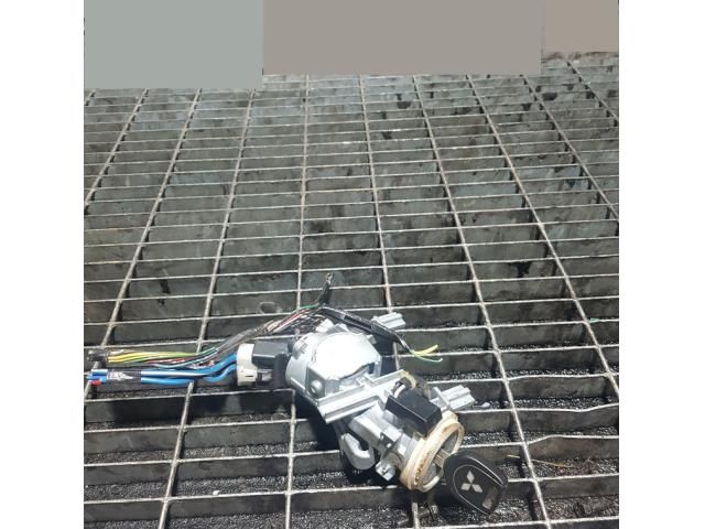 bontott MITSUBISHI L 200 Gyújtáskapcsoló