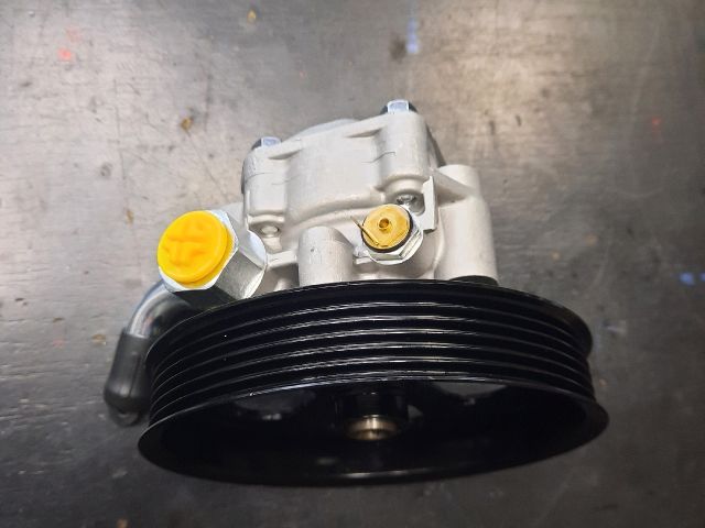 bontott MITSUBISHI L 200 Kormányszervó Motor (Hidraulikus)