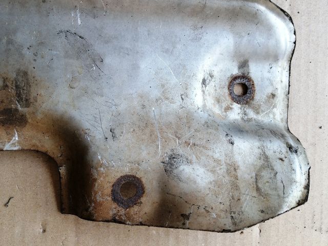 bontott MITSUBISHI L 200 Leömlő Hővédő Lemez