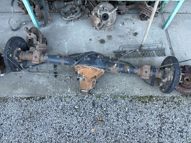 bontott MITSUBISHI L 200 Hátsó Híd (Tárcsafékes)