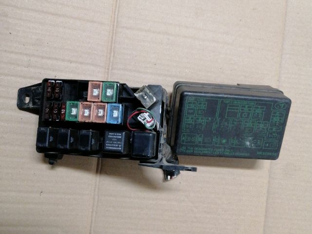 bontott MITSUBISHI L 200 Biztosítéktábla Motortér