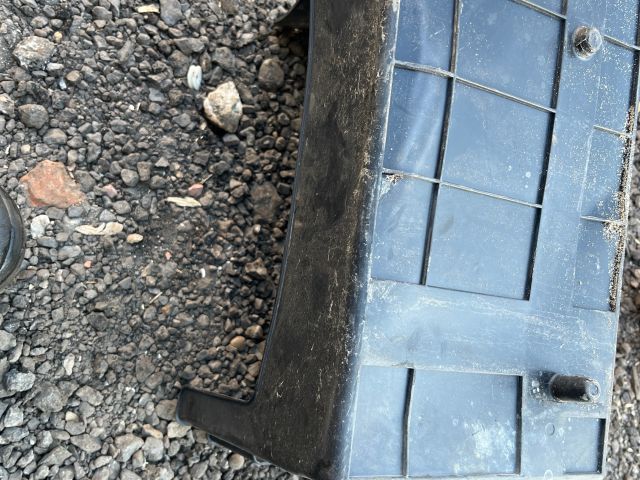 bontott MITSUBISHI L 200 Akkumulátor Fedél