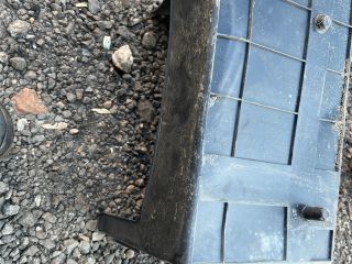 bontott MITSUBISHI L 200 Akkumulátor Fedél