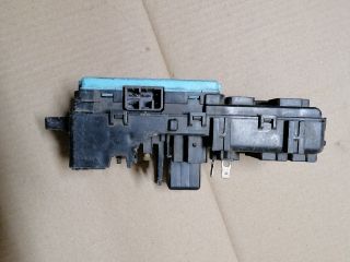 bontott MITSUBISHI L 200 Biztosítéktábla Motortér