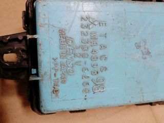 bontott MITSUBISHI L 200 Biztosítéktábla Motortér