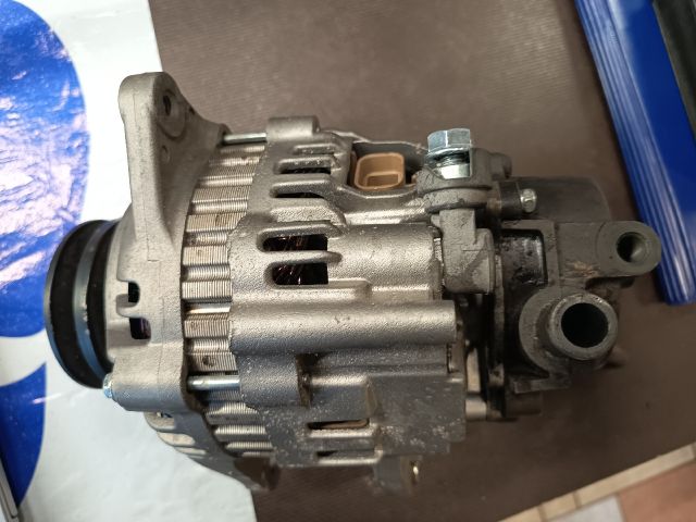 bontott MITSUBISHI L 200 Generátor