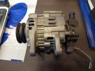 bontott MITSUBISHI L 200 Generátor