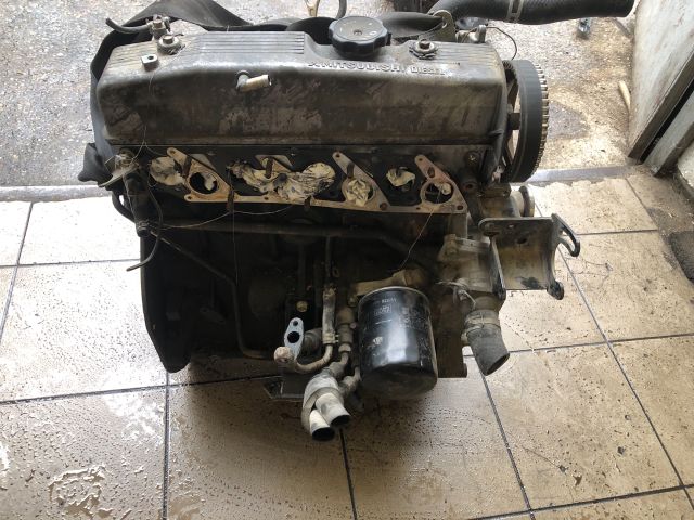 bontott MITSUBISHI L 200 Motor (Fűzött blokk hengerfejjel)