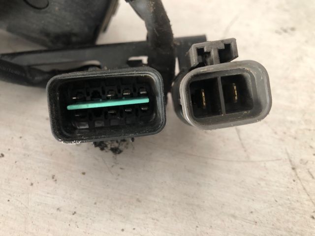 bontott MITSUBISHI L 200 ABS Kocka