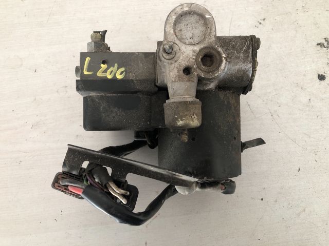 bontott MITSUBISHI L 200 ABS Kocka