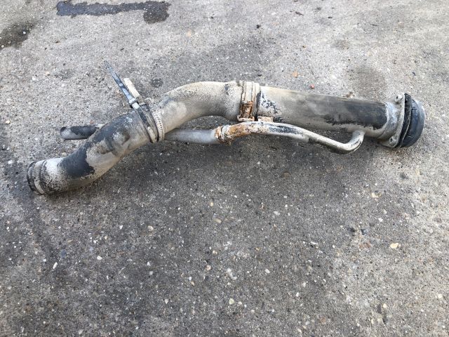 bontott MITSUBISHI L 200 Tankbetöltő Cső (Fém)