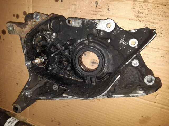 bontott MITSUBISHI L 200 Olajszivattyú