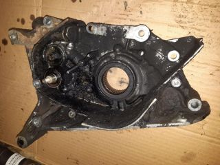 bontott MITSUBISHI L 200 Olajszivattyú