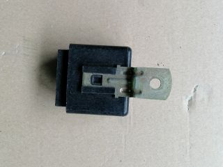 bontott MITSUBISHI L 200 Ablaktörlő Relé