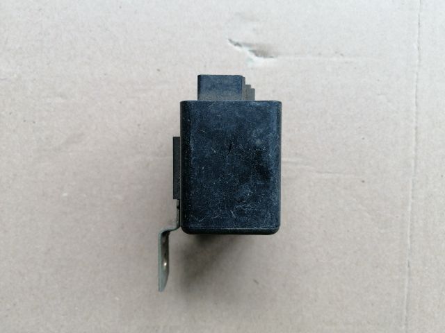 bontott MITSUBISHI L 200 Ablaktörlő Relé