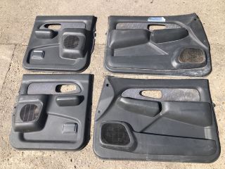 bontott MITSUBISHI L 200 Ajtó Kárpit Szett