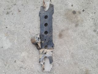 bontott MITSUBISHI L 200 Alsó Kereszttartó