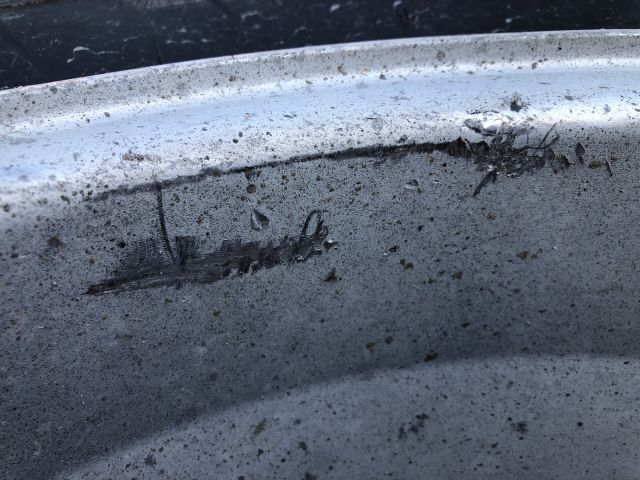 bontott MITSUBISHI L 200 Alufelni Gumival (1 db)