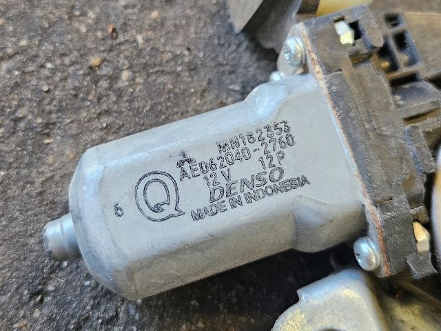 bontott MITSUBISHI L 200 Bal első Ablakemelő Szerkezet (Elektromos)