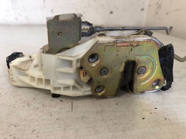 bontott MITSUBISHI L 200 Bal első Ajtózár