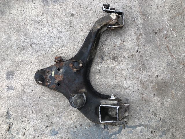 bontott MITSUBISHI L 200 Bal első Alsó Első Lengőkar